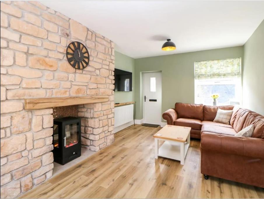 Babbling Brook Cottage Stony Middleton Exteriör bild